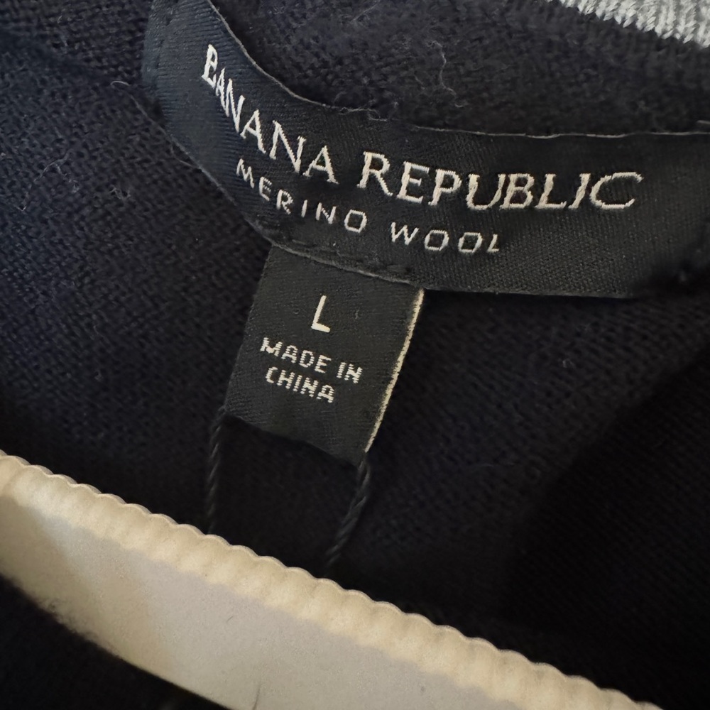 NWT MENS L Lg Banana Republic Merino Black Crewneck Sweater Minimalist Design - Picture 8 of 11